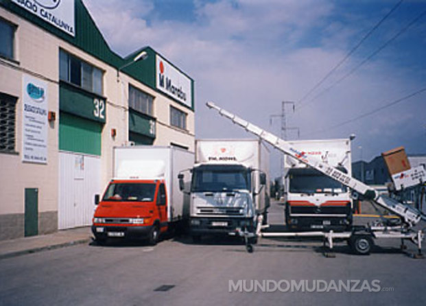 Camiones y elevador 