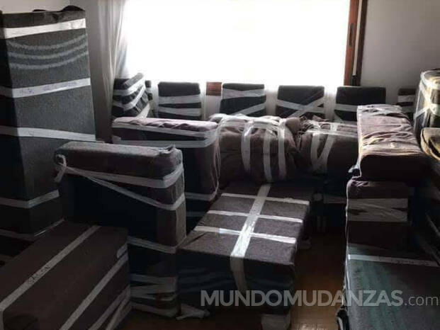 EMBALADO DE  MUEBLES UTILIZANDO MANTAS